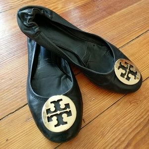 Well-loved Tory Burch Minnie flats